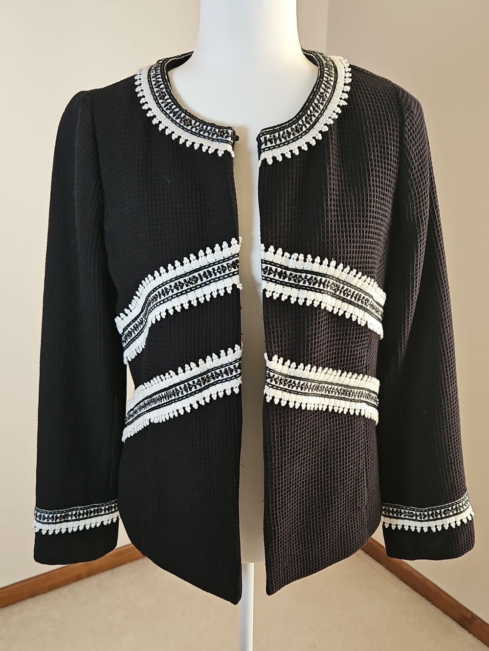 Chicos Textured Abstract Open Front Blazer Black White Embellished Trim 2023 SM